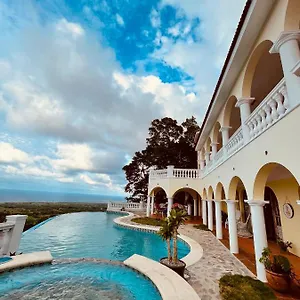 Homestay El Castillo Tropical, Cabrera